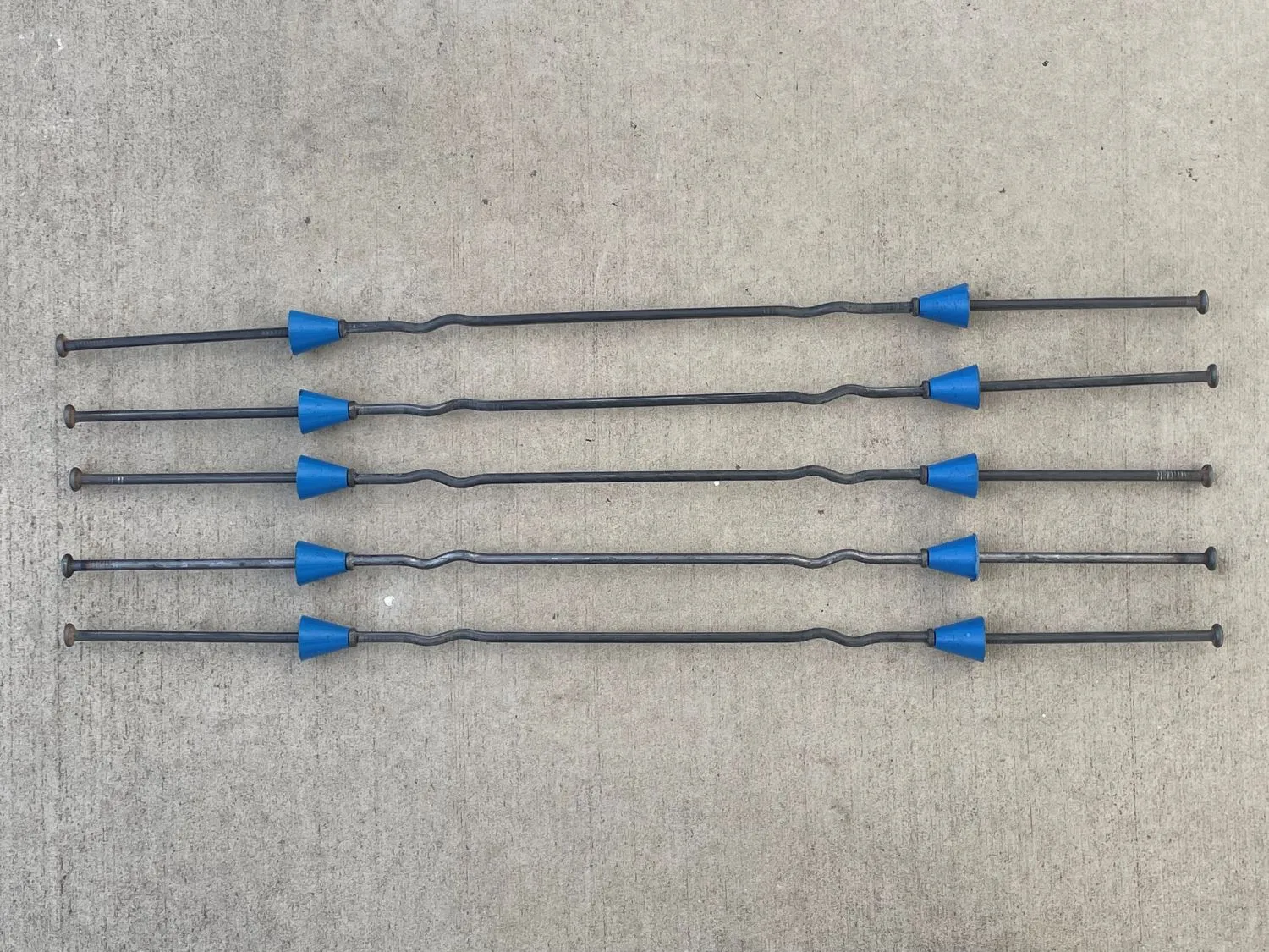 14" x 4 ¾" Standard Snap Ties For Concrete Forms (Short End) - 1" Plastic Cones