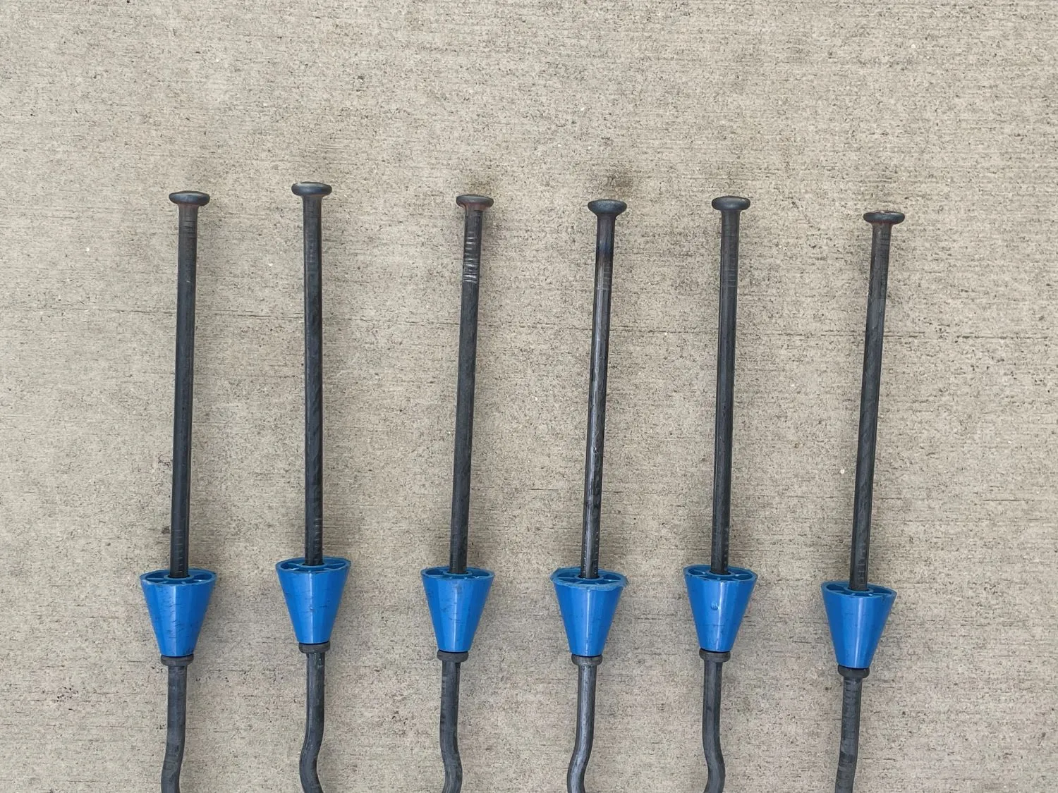 14" x 4 ¾" Standard Snap Ties For Concrete Forms (Short End) - 1" Plastic Cones